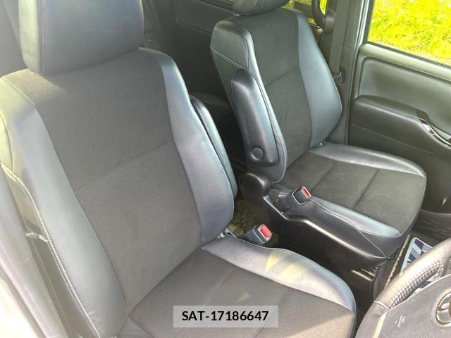 Toyota NOAH 2021-09 8361562-7