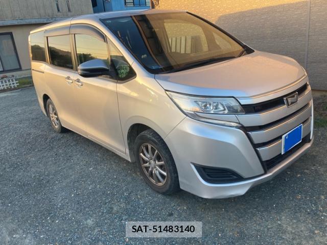 Toyota NOAH 2017-09 8361753-1