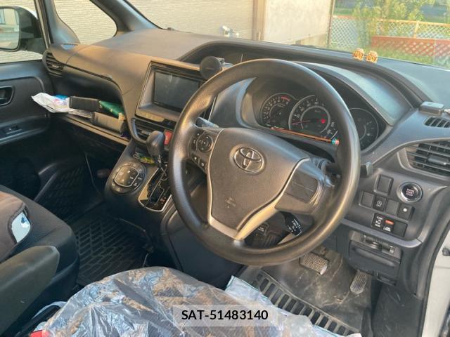 Toyota NOAH 2017-09 8361753-6