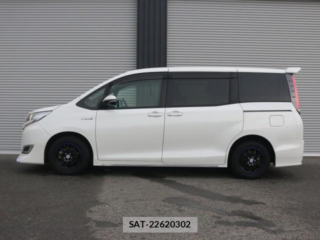 Toyota NOAH 2020-01 8362183-10