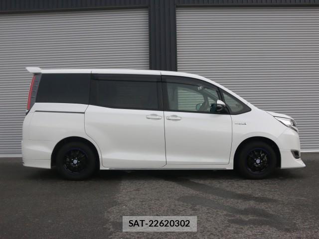 Toyota NOAH 2020-01 8362183-3