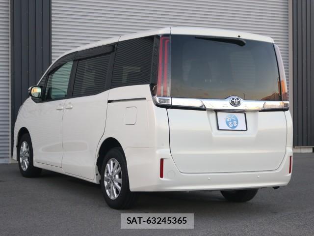 Toyota NOAH 2021-07 8362186-14