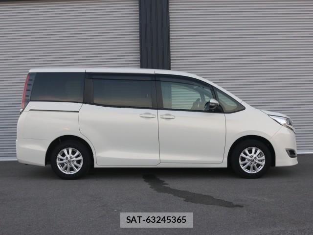Toyota NOAH 2021-07 8362186-3