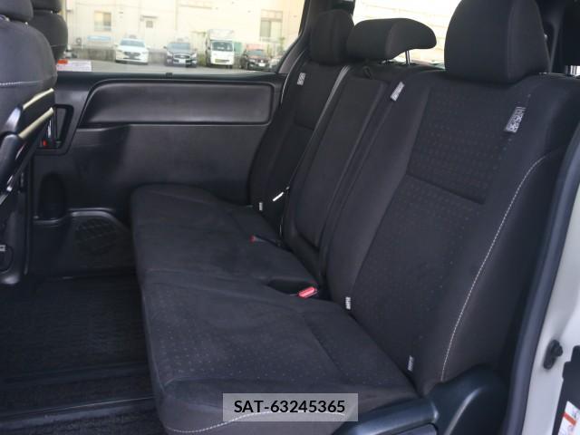 Toyota NOAH 2021-07 8362186-6