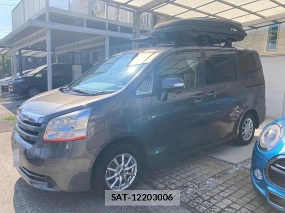 Toyota NOAH 2010-03 8362288-10