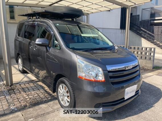 Toyota NOAH 2010-03 8362288-11