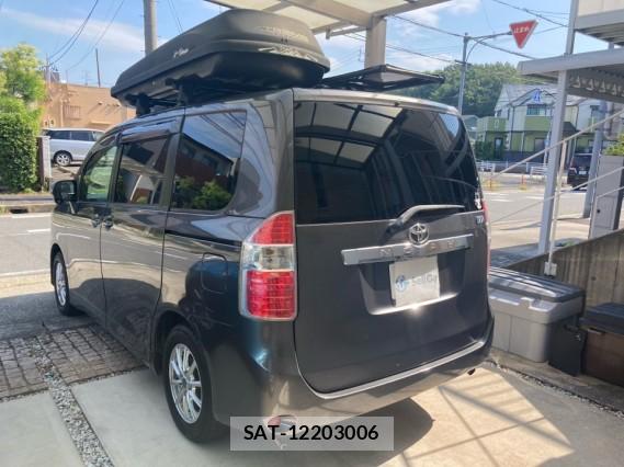 Toyota NOAH 2010-03 8362288-13