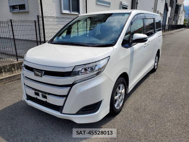 Toyota NOAH 2017-07 8362514-0