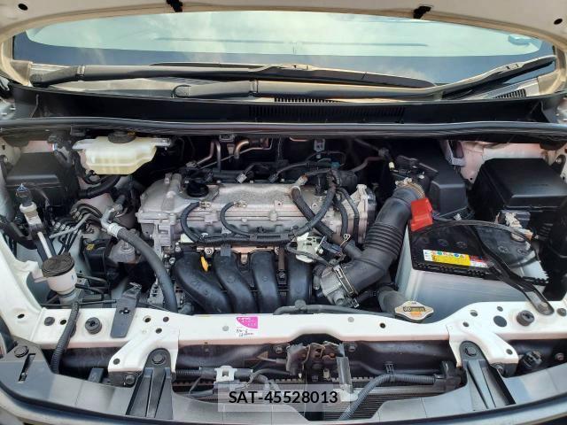 Toyota NOAH 2017-07 8362514-8