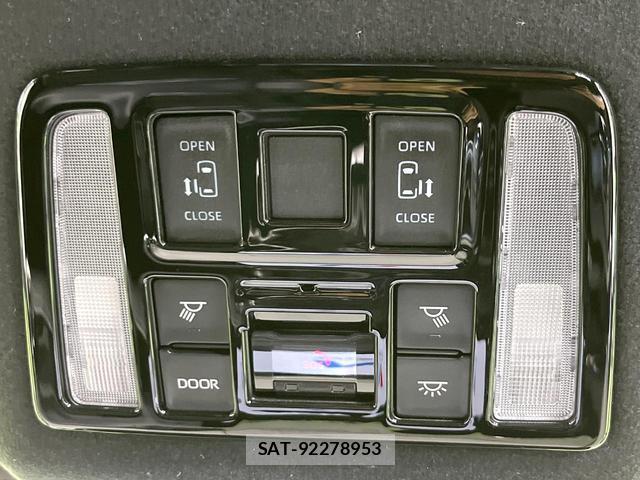 Toyota NOAH 2024-06 8362580-6