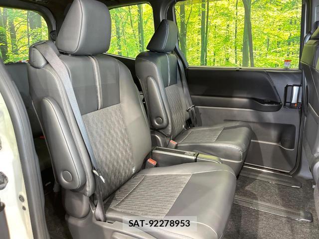 Toyota NOAH 2024-06 8362580-8