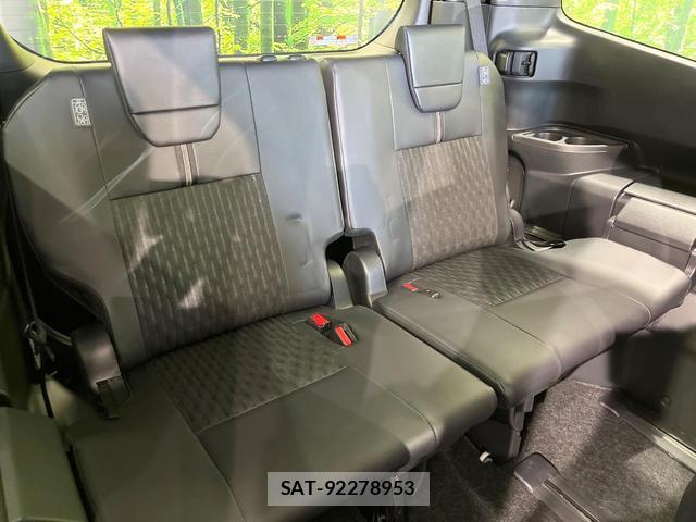 Toyota NOAH 2024-06 8362580-9