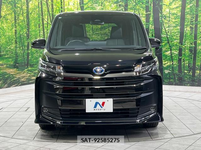 Toyota NOAH 2025-02 8362741-14