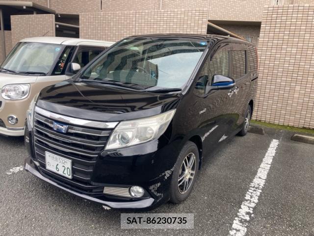 Toyota NOAH 2015-05 8362836-0
