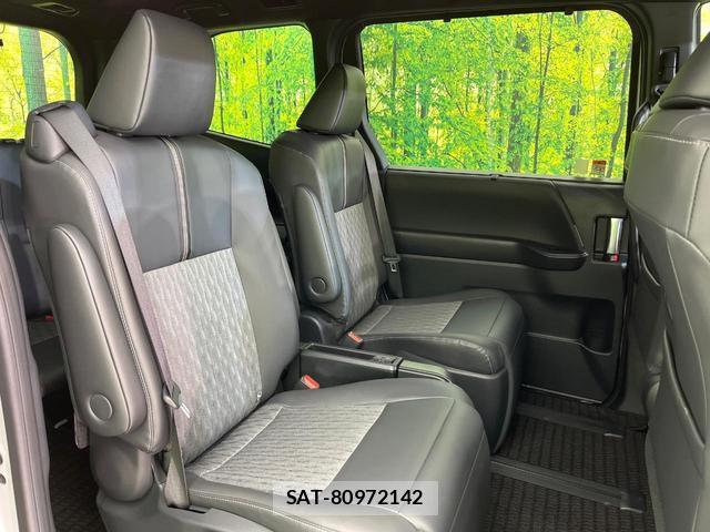 Toyota NOAH 2025-09 8363031-7