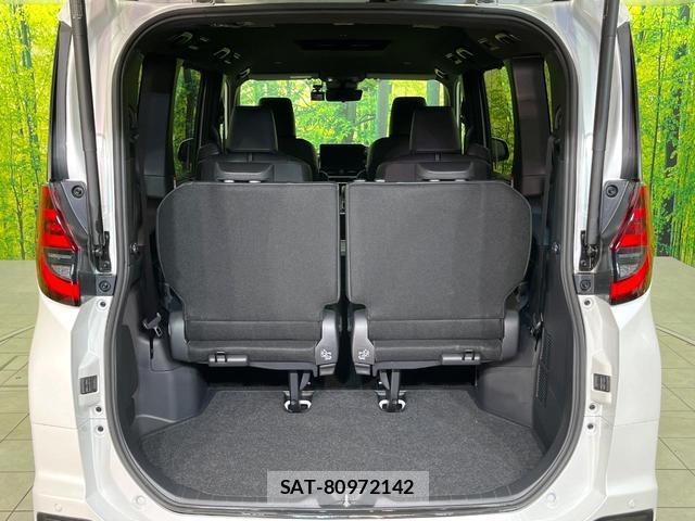 Toyota NOAH 2025-09 8363031-9