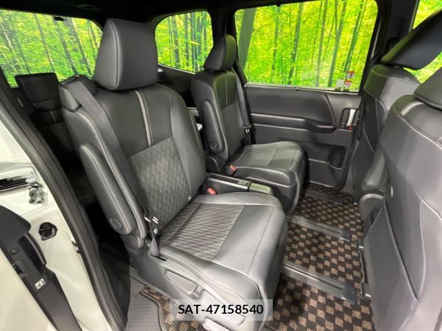 Toyota NOAH 2025-08 8363068-8