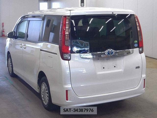 Toyota NOAH 2014-12 8363092-1