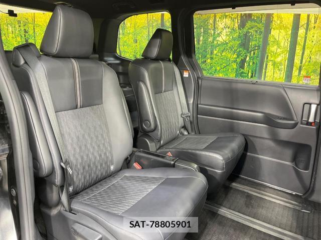 Toyota NOAH 2023-02 8363222-8