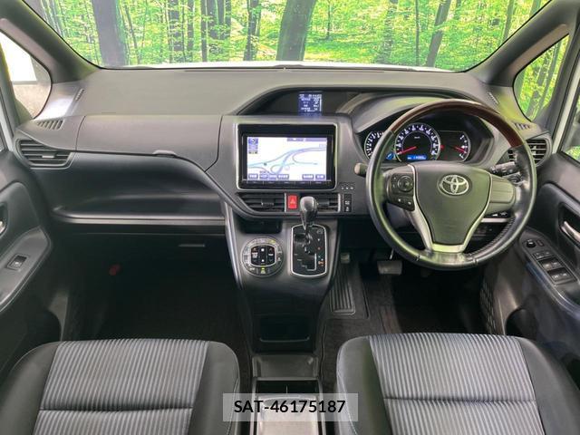 Toyota NOAH 2014-10 8363233-1