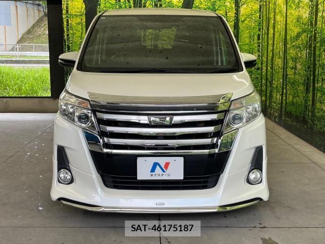 Toyota NOAH 2014-10 8363233-13