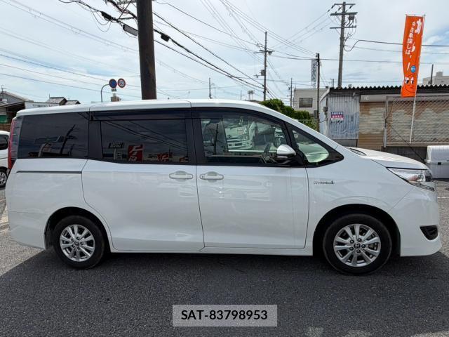Toyota NOAH 2019-05 8363523-1