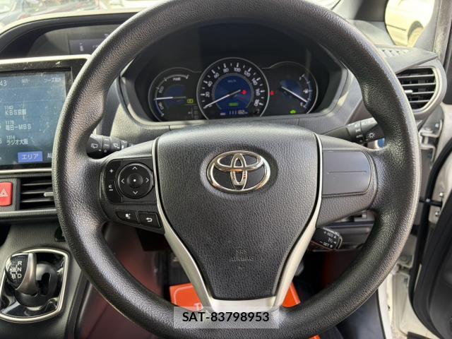 Toyota NOAH 2019-05 8363523-11