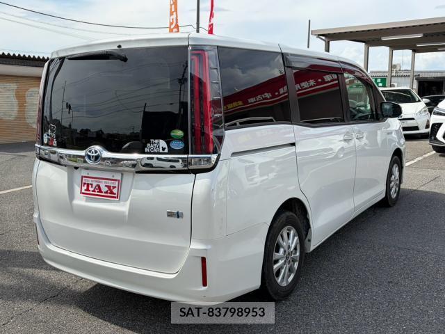 Toyota NOAH 2019-05 8363523-4
