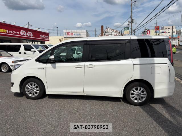 Toyota NOAH 2019-05 8363523-5