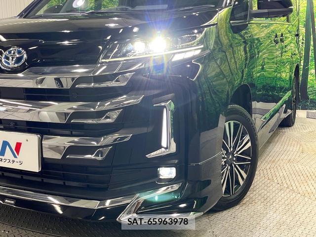 Toyota NOAH 2023-08 8363538-12