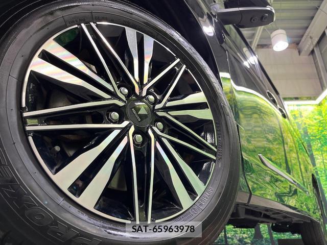 Toyota NOAH 2023-08 8363538-13