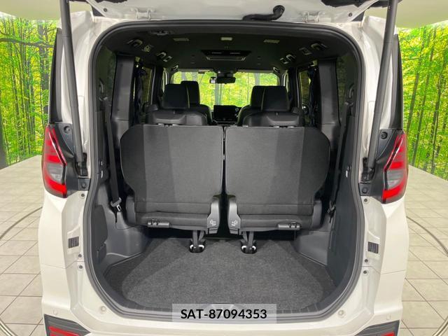 Toyota NOAH 2023-02 8363790-10