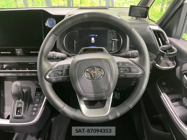 Toyota NOAH 2023-02 8363790-11