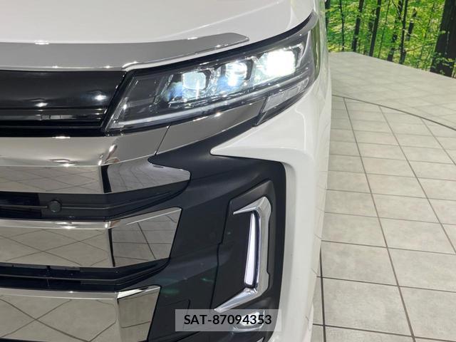Toyota NOAH 2023-02 8363790-12