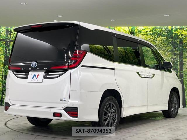 Toyota NOAH 2023-02 8363790-17