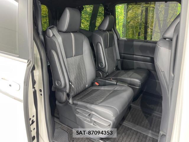 Toyota NOAH 2023-02 8363790-8