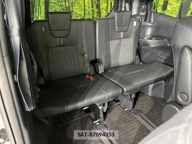 Toyota NOAH 2023-02 8363790-9