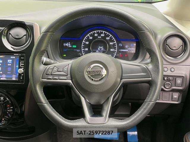 Nissan NOTE 2016-11 8360521-10