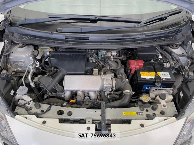 Nissan NOTE 2015-03 8360530-17