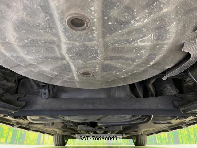 Nissan NOTE 2015-03 8360530-18