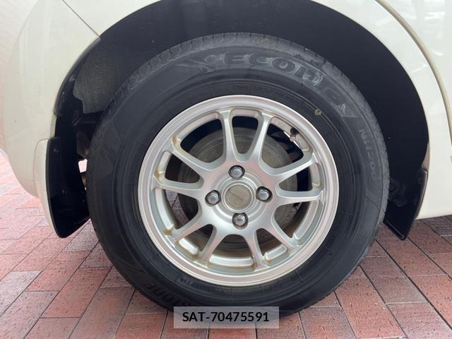 Nissan NOTE 2013-11 8361478-12