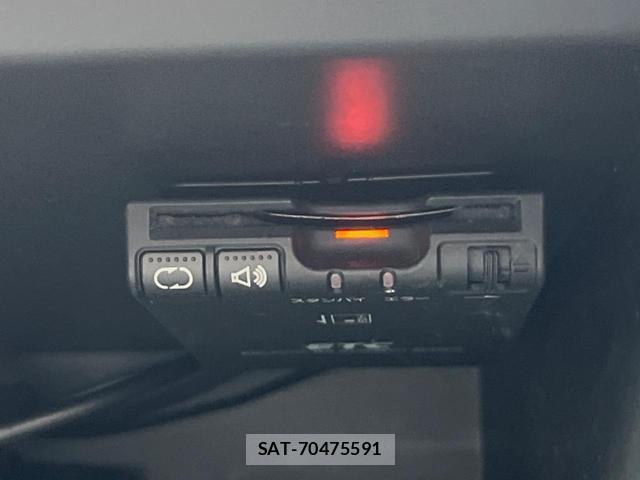 Nissan NOTE 2013-11 8361478-4