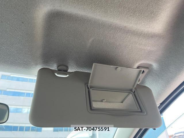 Nissan NOTE 2013-11 8361478-6