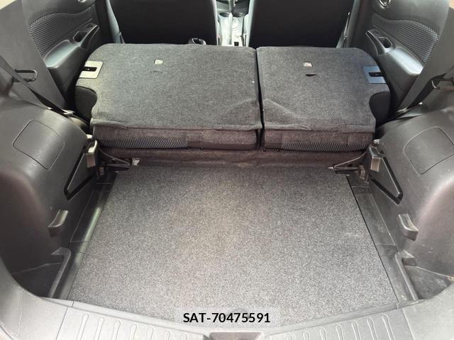 Nissan NOTE 2013-11 8361478-9