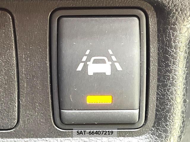 Nissan NOTE 2016-06 8361728-5