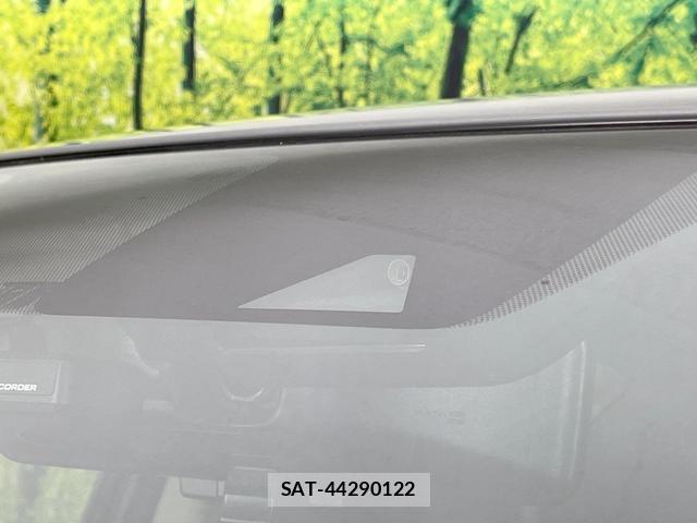 Nissan NOTE 2018-06 8361783-4