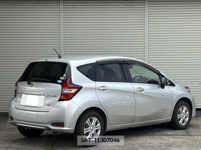 Nissan NOTE 2017-12 8361858-1