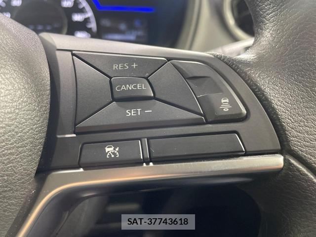 Nissan NOTE 2018-01 8362328-6