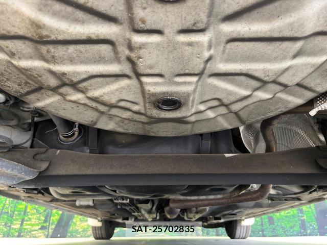 Nissan NOTE 2015-10 8363066-18