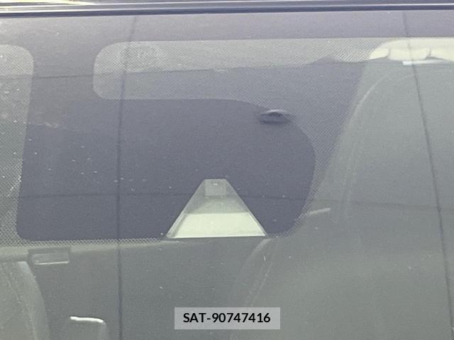 Nissan NOTE 2015-08 8363220-6